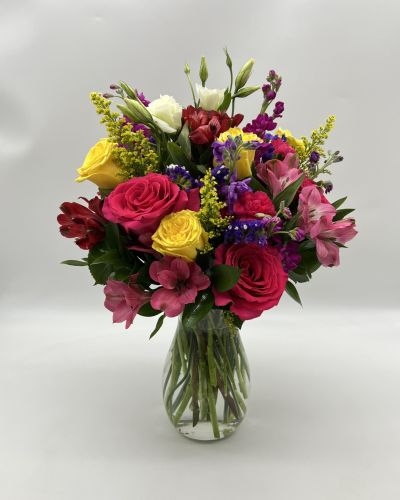These dazzling flowers are simply beautiful and will remind someone that you're thinking of them.
<ul>
<li>Our florists hand-design each arrangement, so colors, varieties and container may vary due to local availability</li>
</ul>